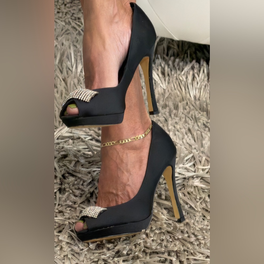 Audrey Brooke Elegant Black Peep-Toe Heels size 7 1/2